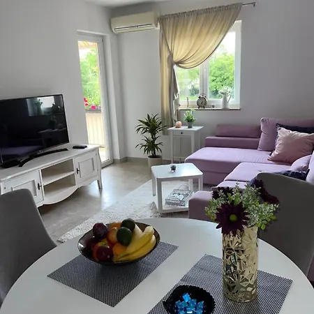 Maj Apartman *